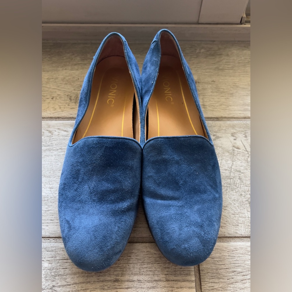 Vionic size 8 blue suede slip on shoes